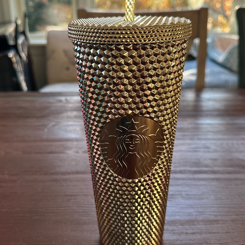 Starbucks tumbler in gold!